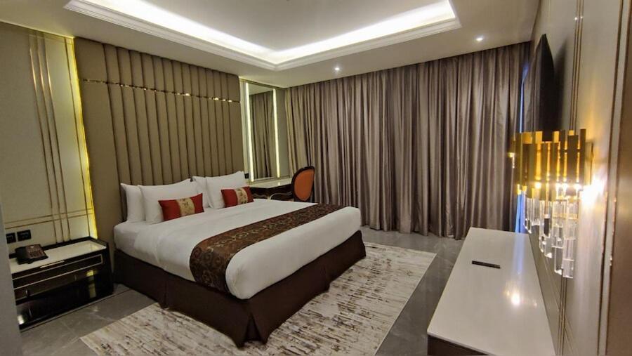 Po Hotel Semarang Exterior foto